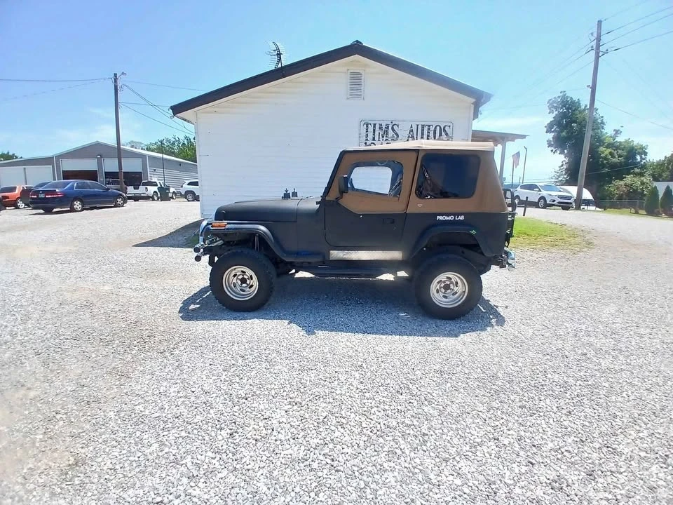 1992 Jeep YJ Wrangler - Image 4 of 11