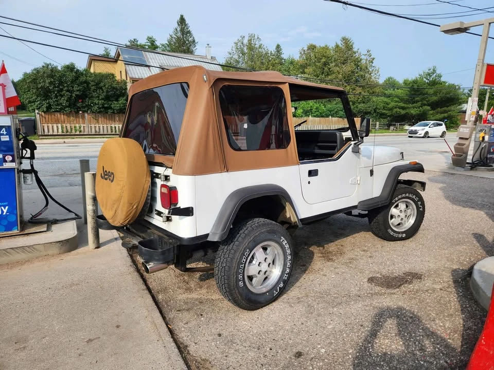 1992 Jeep YJ Wrangler - Image 2 of 2