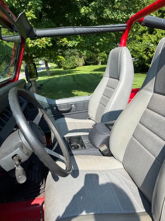 1992 Jeep YJ Wrangler - Image 5 of 15