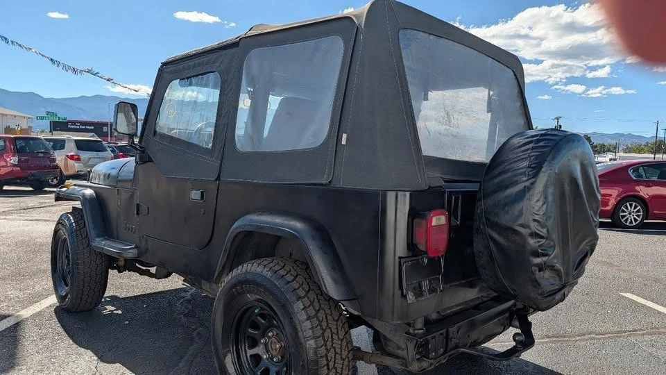 1992 Jeep YJ Wrangler - Image 5 of 13