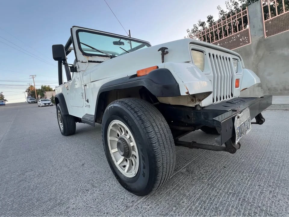 1992 Jeep YJ Wrangler - Image 15 of 16