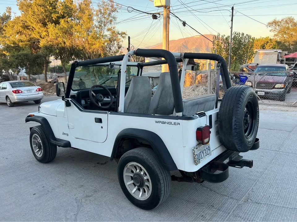 1992 Jeep YJ Wrangler - Image 10 of 16