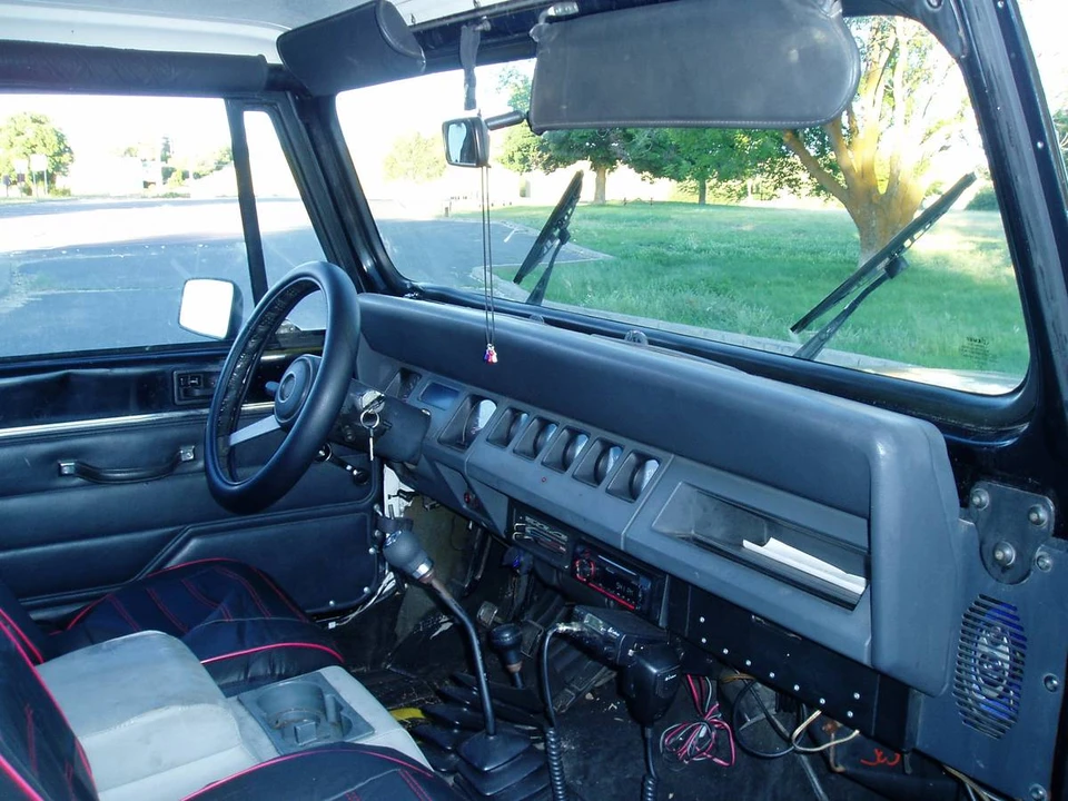 1992 Jeep YJ Wrangler - Image 3 of 11