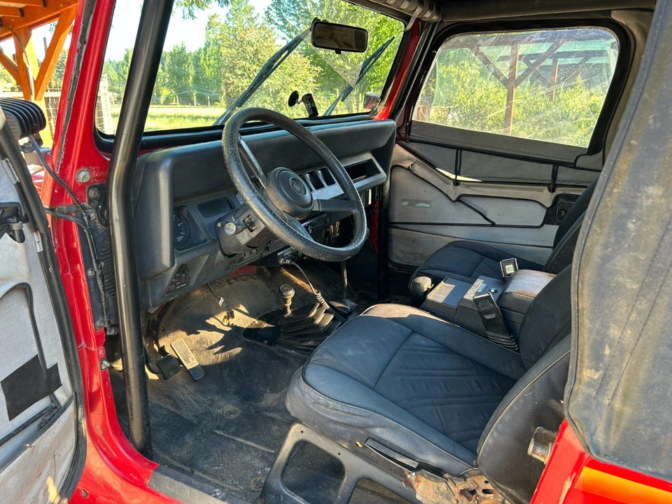 1992 Jeep YJ Wrangler - Image 5 of 10