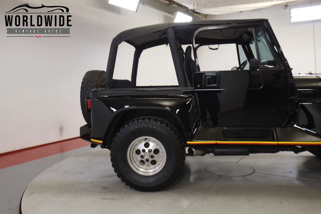 1992 Jeep YJ Wrangler - Image 9 of 12