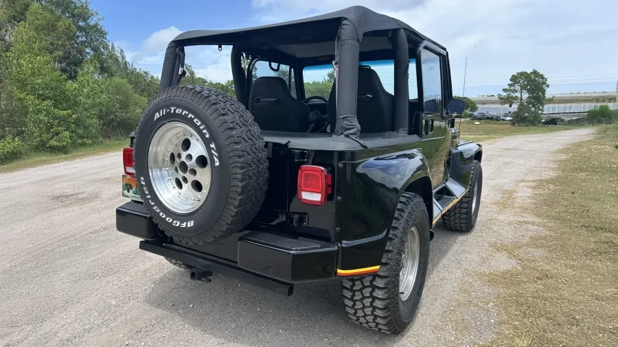 1992 Jeep YJ Wrangler - Image 7 of 18