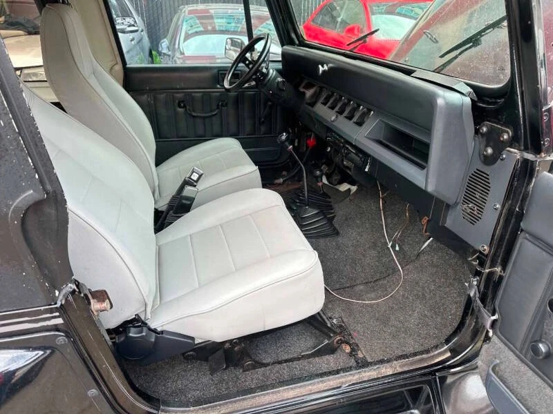 1992 Jeep YJ Wrangler - Image 11 of 14