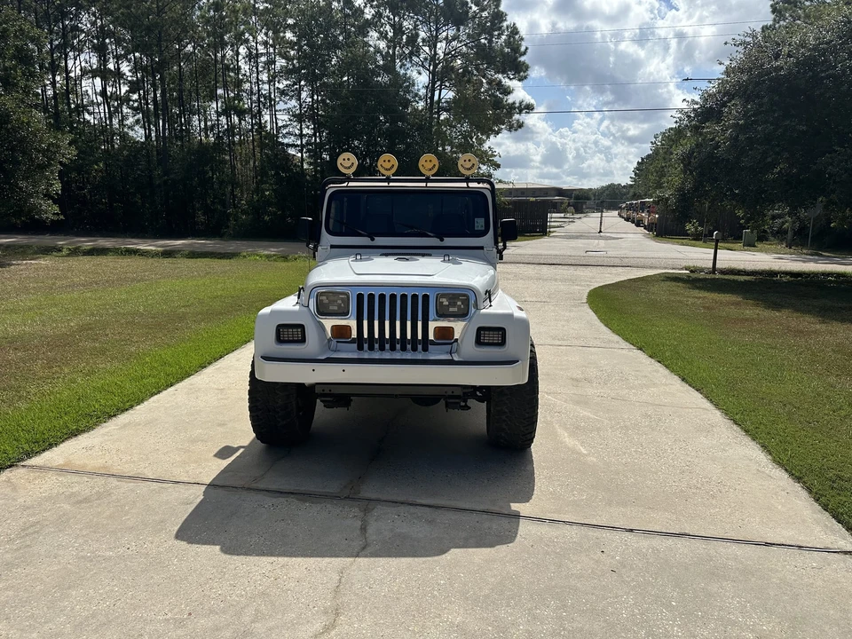 1992 Jeep YJ Wrangler - Image 4 of 31