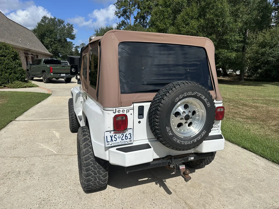 1992 Jeep YJ Wrangler - Image 11 of 31