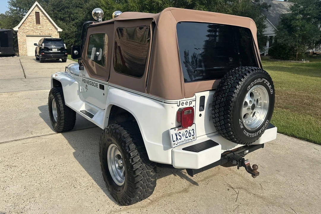 1992 Jeep YJ Wrangler - Image 12 of 31