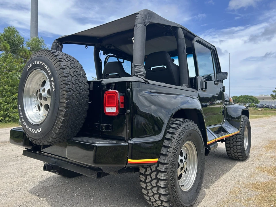 1992 Jeep YJ Wrangler - Image 13 of 31