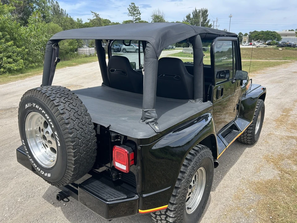 1992 Jeep YJ Wrangler - Image 12 of 31