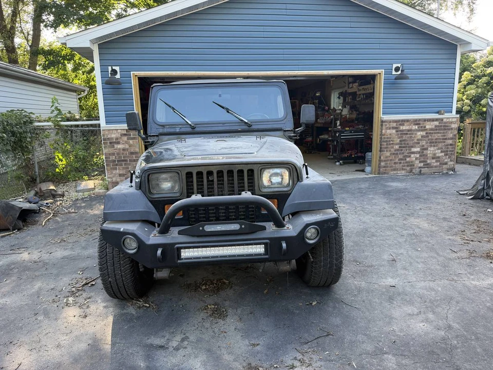 1992 Jeep YJ Wrangler - Image 5 of 10