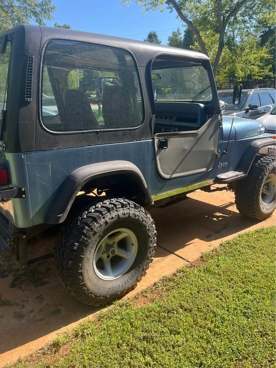 1992 Jeep YJ Wrangler - Image 4 of 4