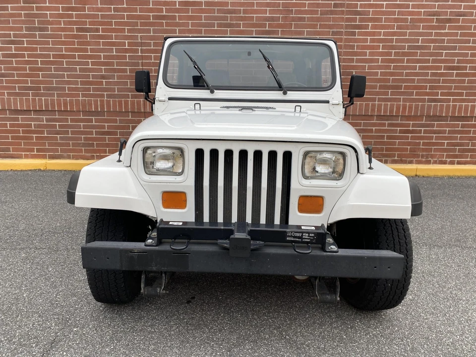 1992 Jeep YJ Wrangler - Image 11 of 31