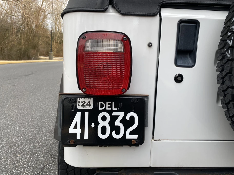 1992 Jeep YJ Wrangler - Image 25 of 31
