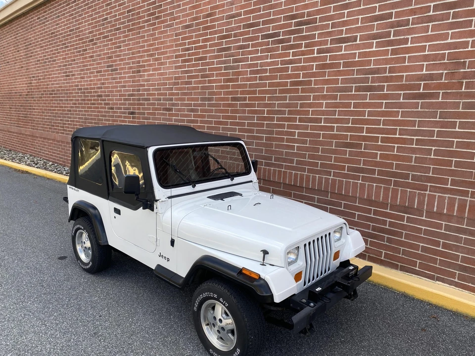 1992 Jeep YJ Wrangler - Image 8 of 31