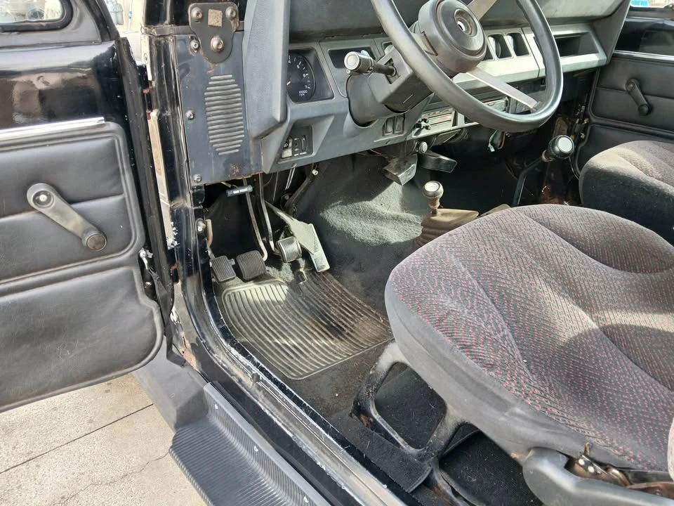 1992 Jeep YJ Wrangler - Image 6 of 10