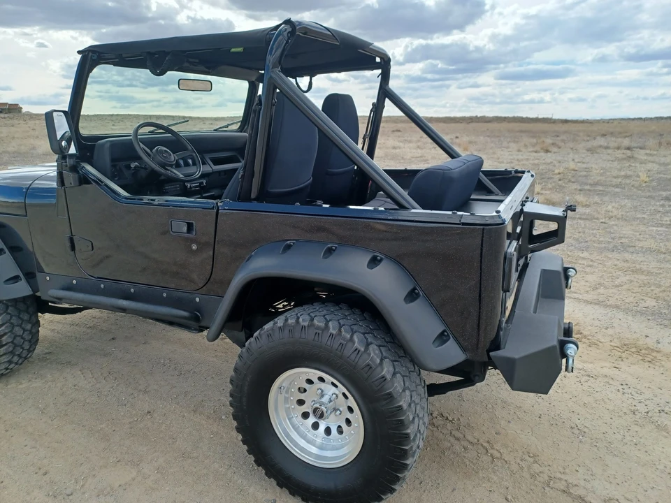 1992 Jeep YJ Wrangler - Image 14 of 31