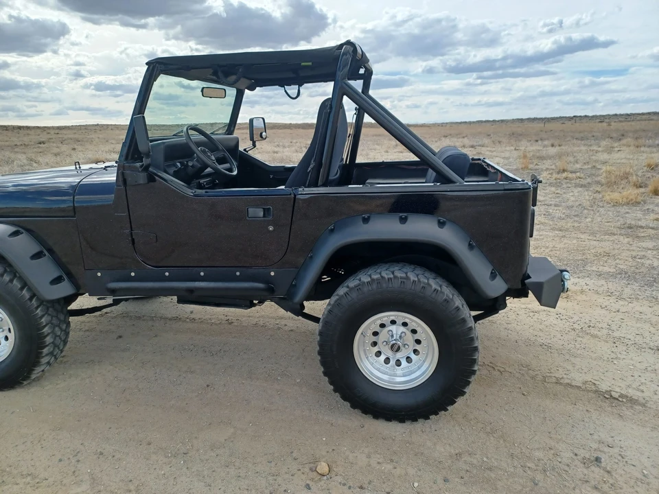 1992 Jeep YJ Wrangler - Image 15 of 31