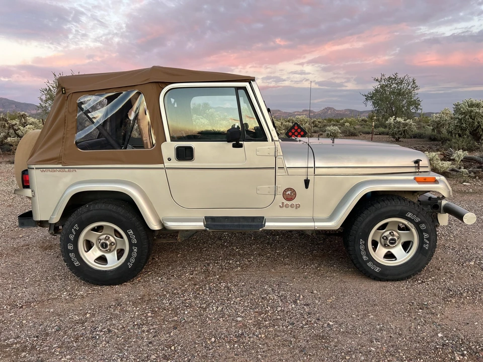 1992 Jeep YJ Wrangler - Image 16 of 31
