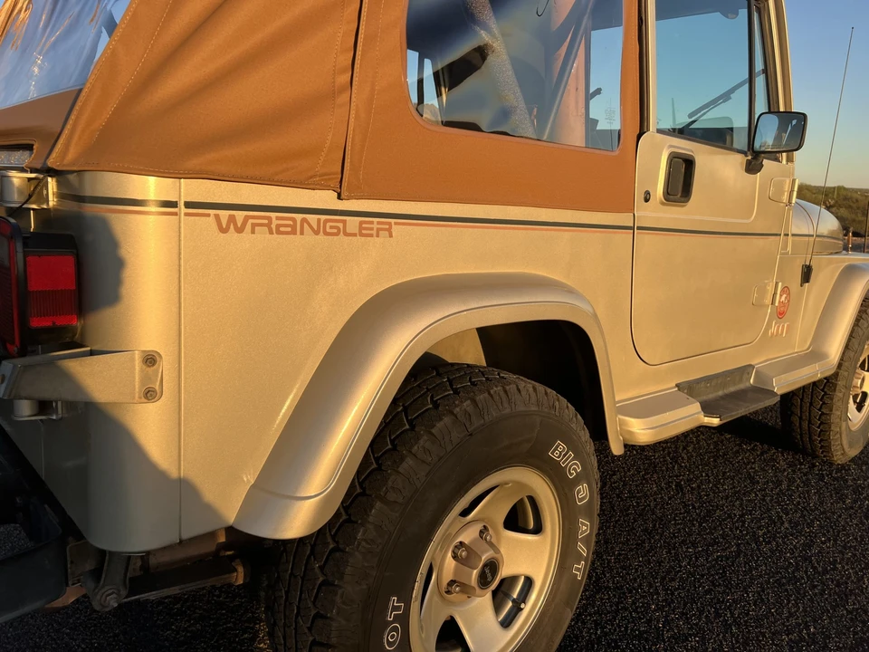 1992 Jeep YJ Wrangler - Image 17 of 31