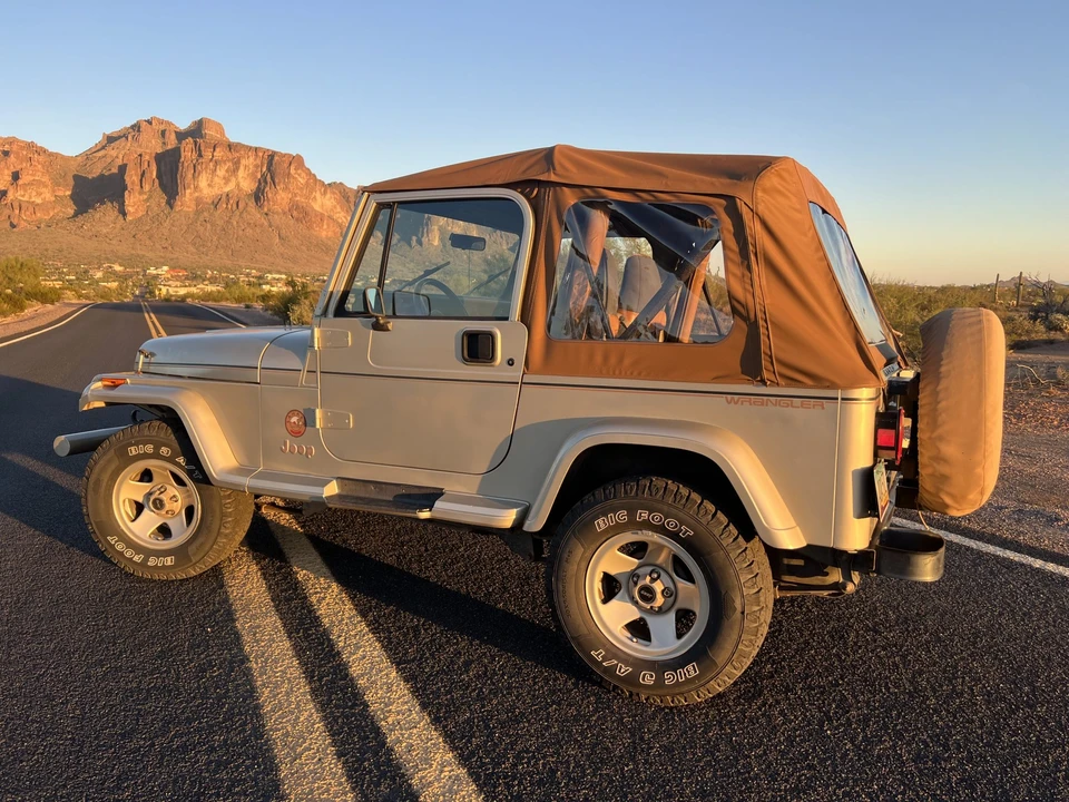 1992 Jeep YJ Wrangler - Image 10 of 31
