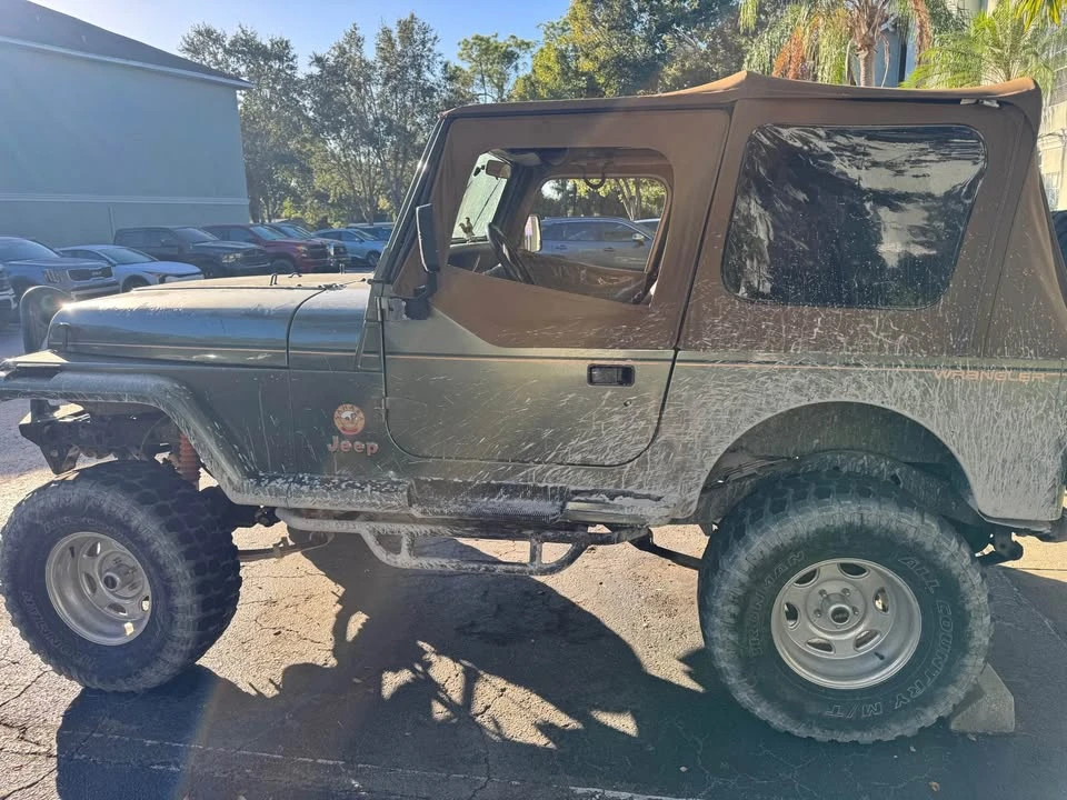 1992 Jeep YJ Wrangler - Image 6 of 14
