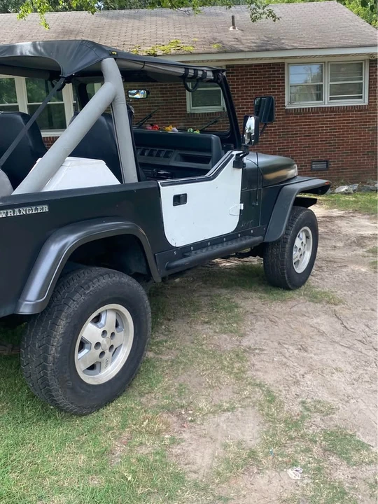 1992 Jeep YJ Wrangler - Image 3 of 10