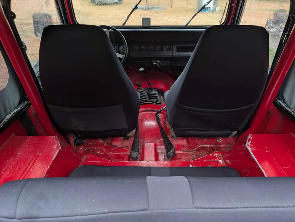 1992 Jeep YJ Wrangler - Image 9 of 12