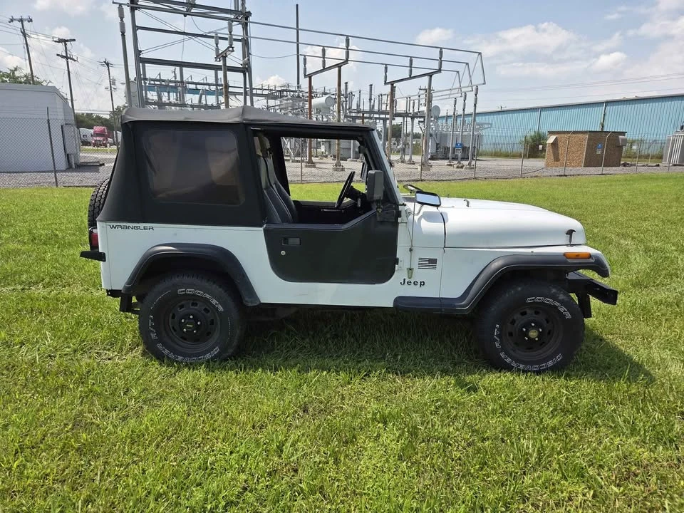 1992 Jeep YJ Wrangler - Image 4 of 16
