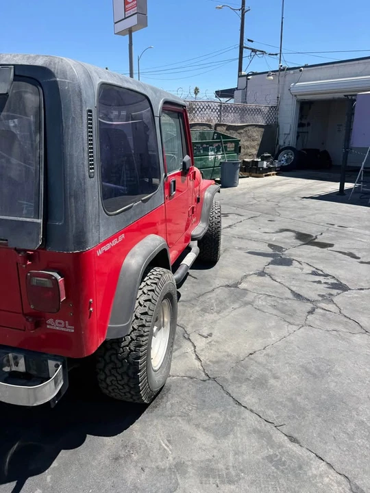 1992 Jeep YJ Wrangler - Image 6 of 10