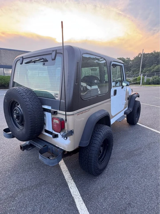 1992 Jeep YJ Wrangler - Image 4 of 6