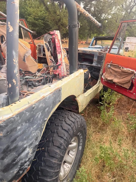 1992 Jeep YJ Wrangler - Image 3 of 3
