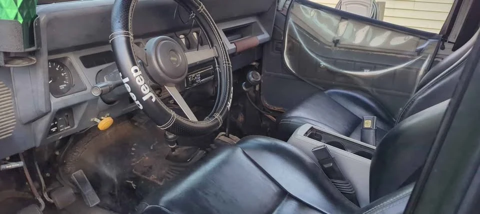 1992 Jeep YJ Wrangler - Image 2 of 3