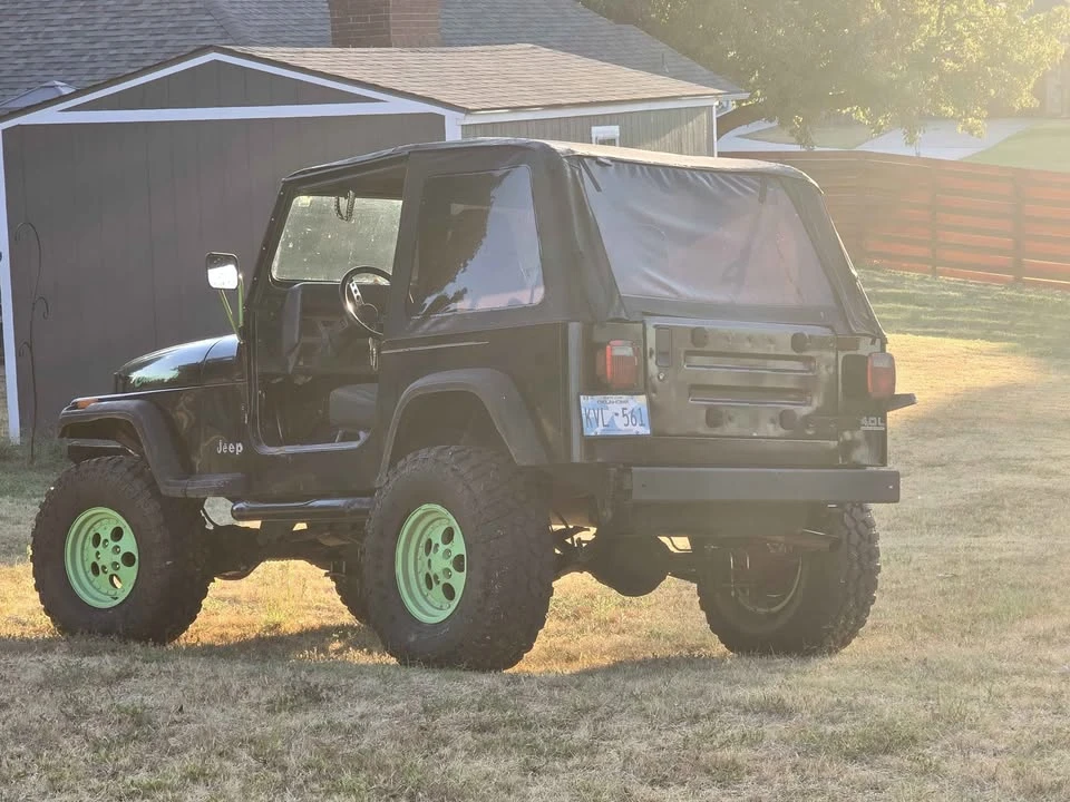 1992 Jeep YJ Wrangler - Image 2 of 3