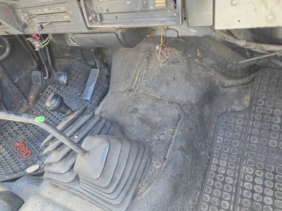 1992 Jeep YJ Wrangler - Image 4 of 4