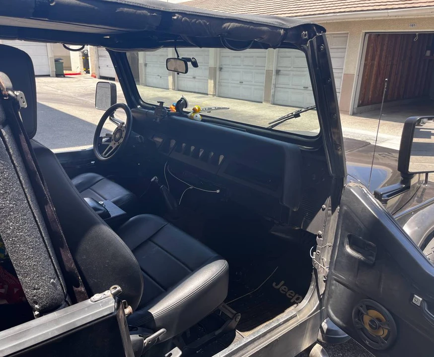 1992 Jeep YJ Wrangler - Image 6 of 11