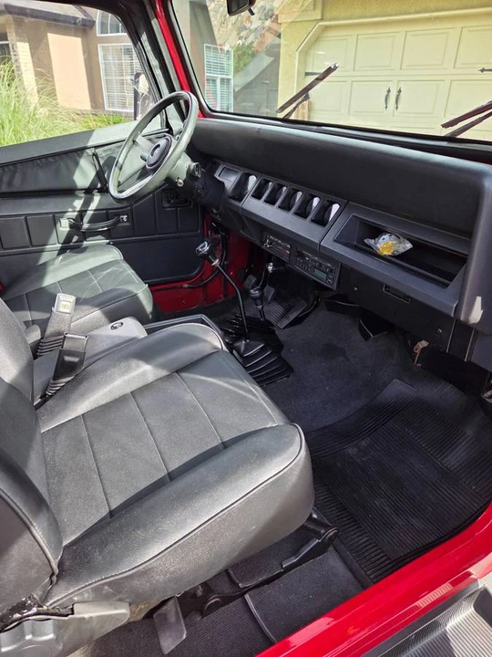 1992 Jeep YJ Wrangler - Image 6 of 13