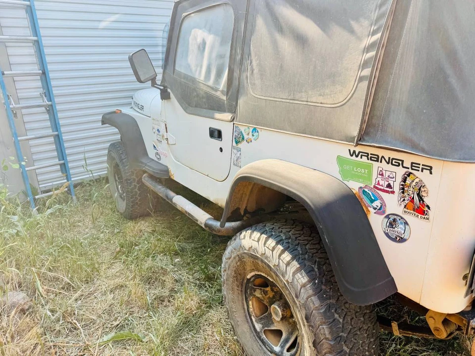 1992 Jeep YJ Wrangler - Image 5 of 6
