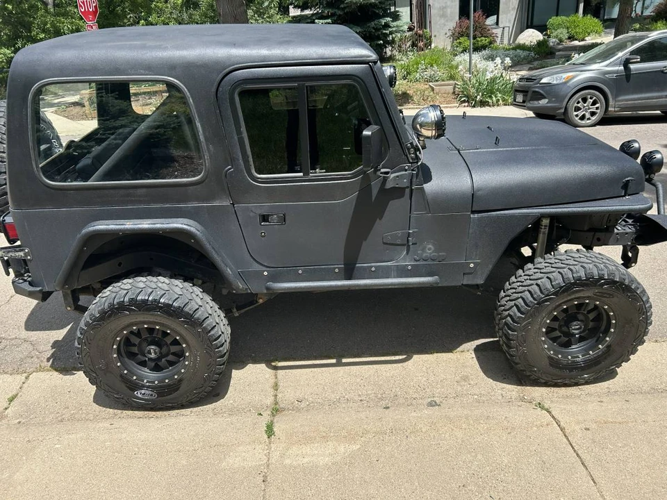 1992 Jeep YJ Wrangler - Image 5 of 23