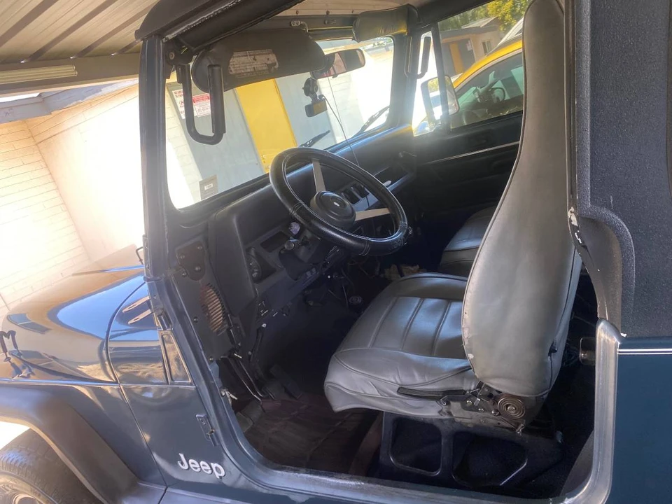 1992 Jeep YJ Wrangler - Image 5 of 9