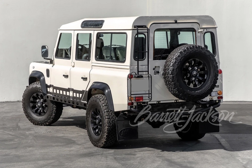 1992 Land Rover Defender 110 - Image 11 of 17