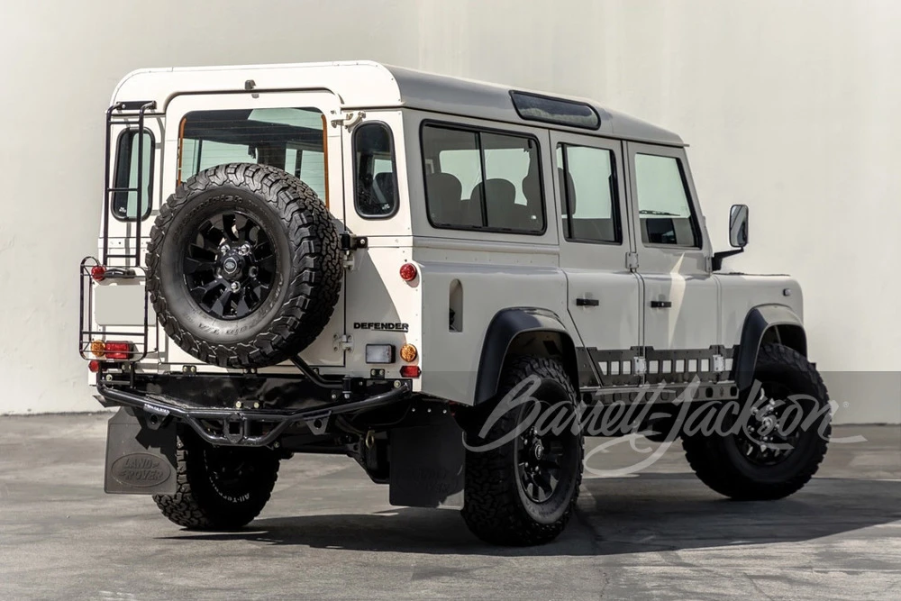 1992 Land Rover Defender 110 - Image 16 of 17