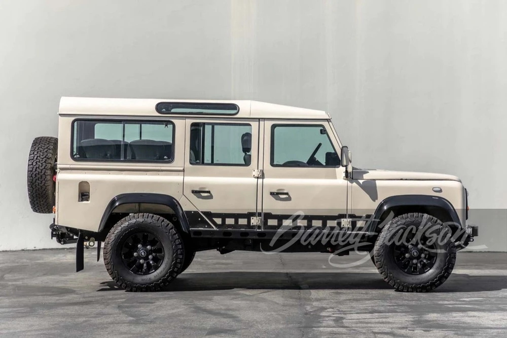 1992 Land Rover Defender 110 - Image 17 of 17