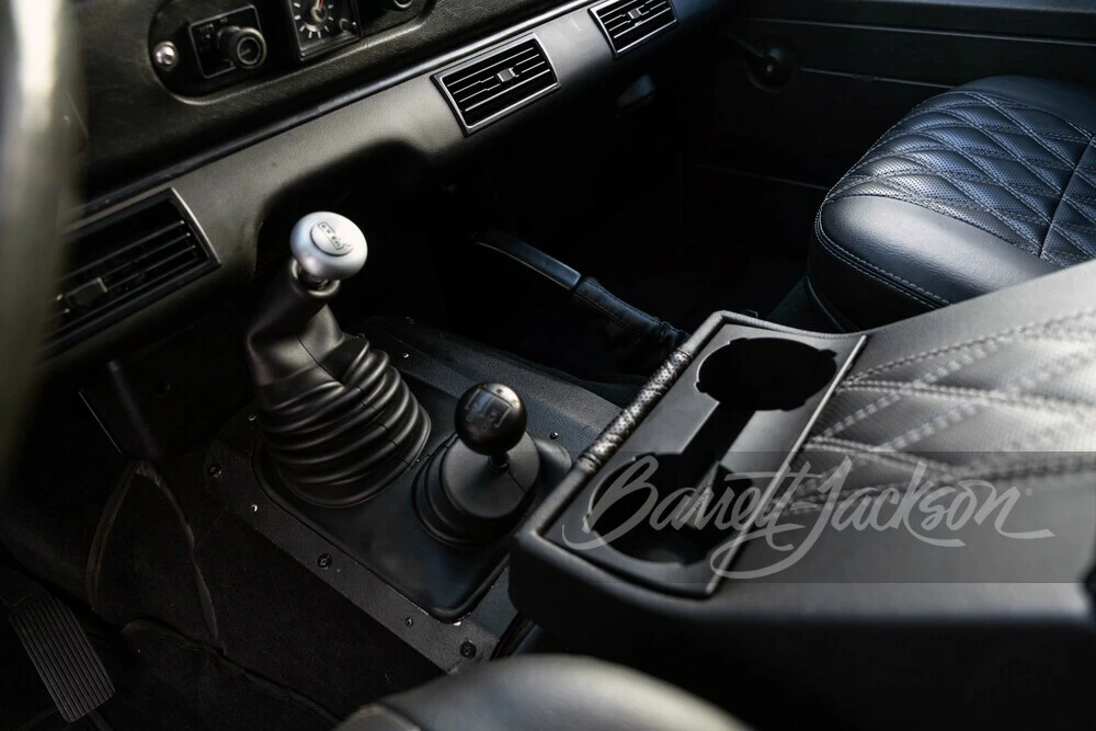 1992 Land Rover Defender 110 - Image 7 of 31