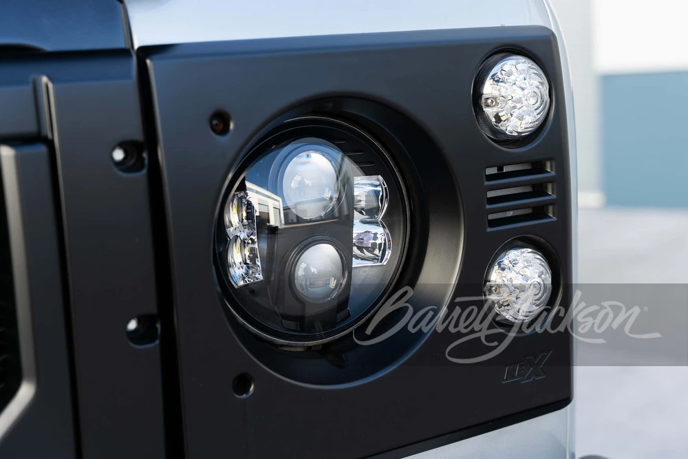 1992 Land Rover Defender 110 - Image 14 of 31
