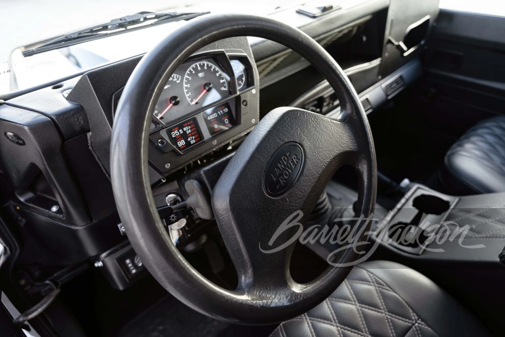 1992 Land Rover Defender 110 - Image 16 of 31