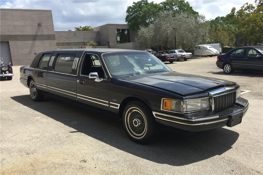 1992 Lincoln Town Car - Image 2 of 6