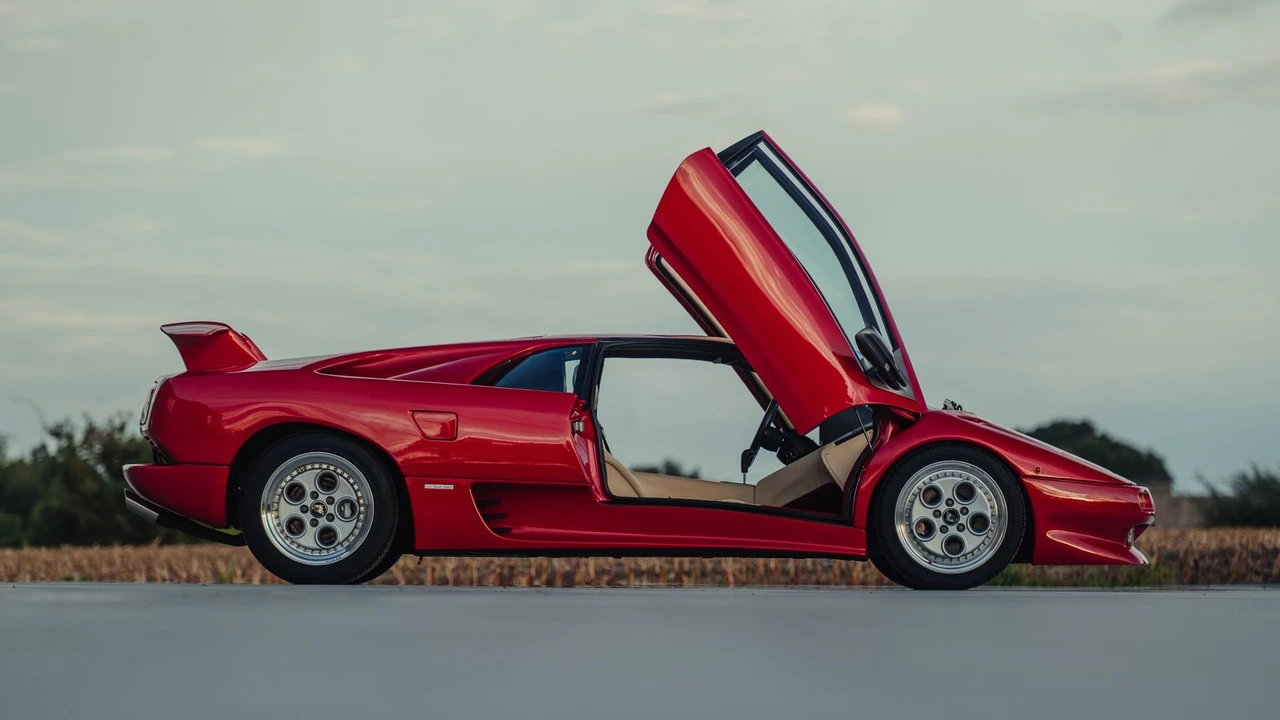 1992 Lamborghini Diablo - Image 28 of 31